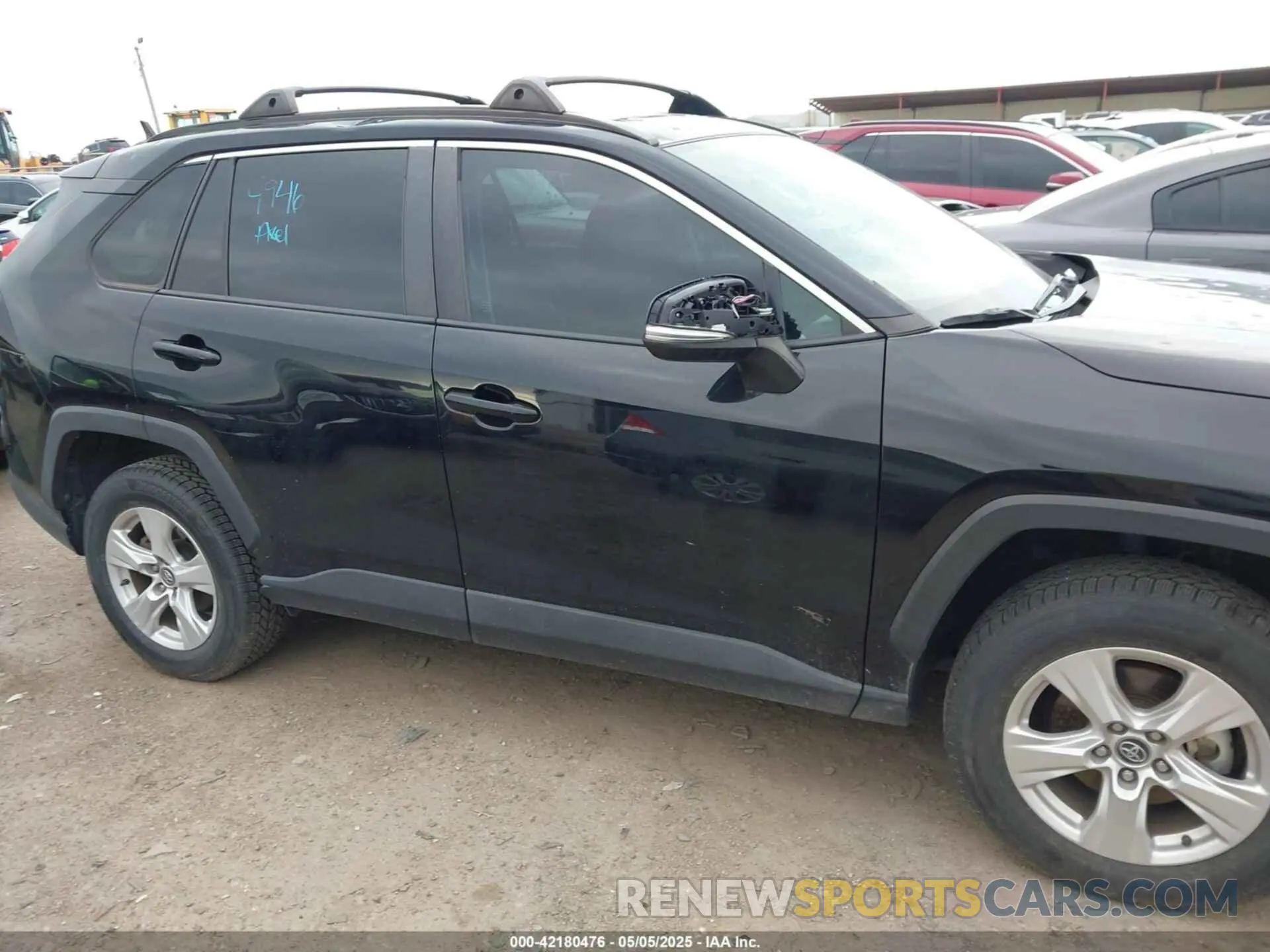 13 Photograph of a damaged car 2T3W1RFVXLW075433 TOYOTA RAV4 2020