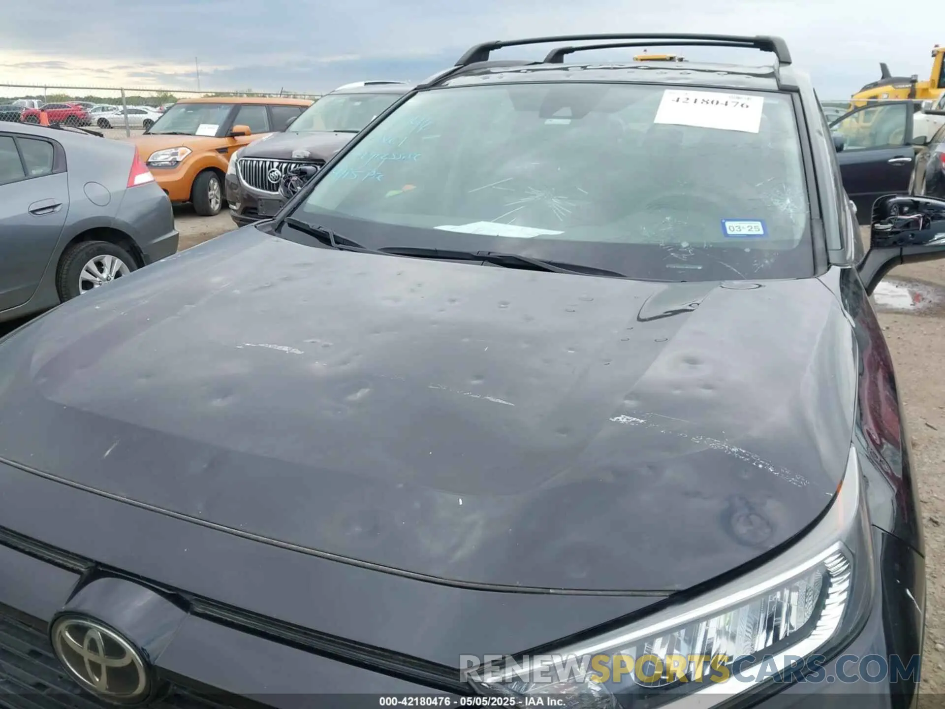 6 Photograph of a damaged car 2T3W1RFVXLW075433 TOYOTA RAV4 2020