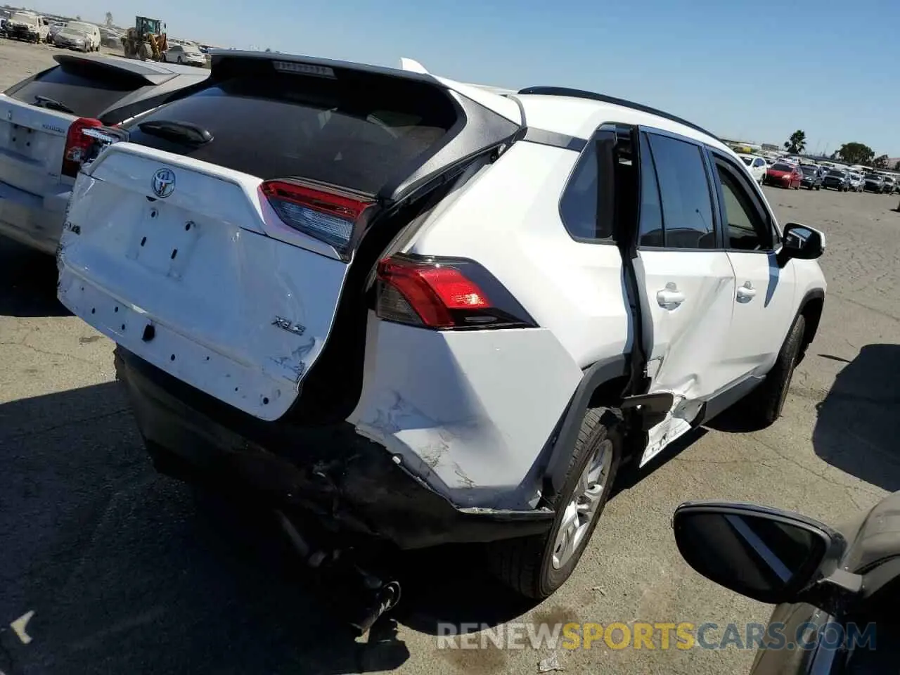 3 Photograph of a damaged car 2T3W1RFVXLW076047 TOYOTA RAV4 2020