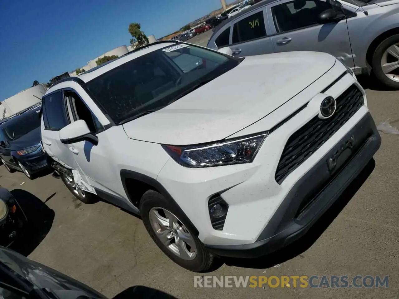 4 Photograph of a damaged car 2T3W1RFVXLW076047 TOYOTA RAV4 2020