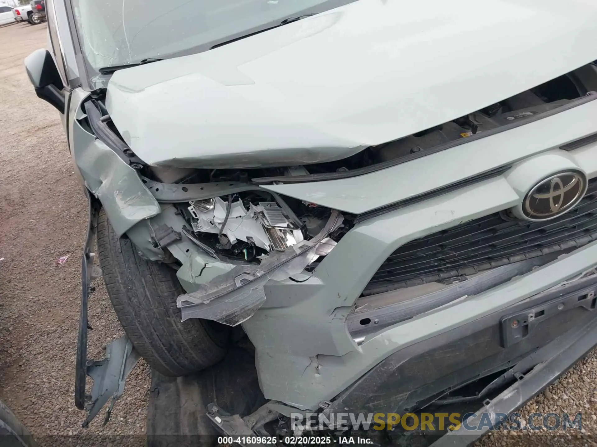 6 Photograph of a damaged car 2T3W1RFVXLW076954 TOYOTA RAV4 2020