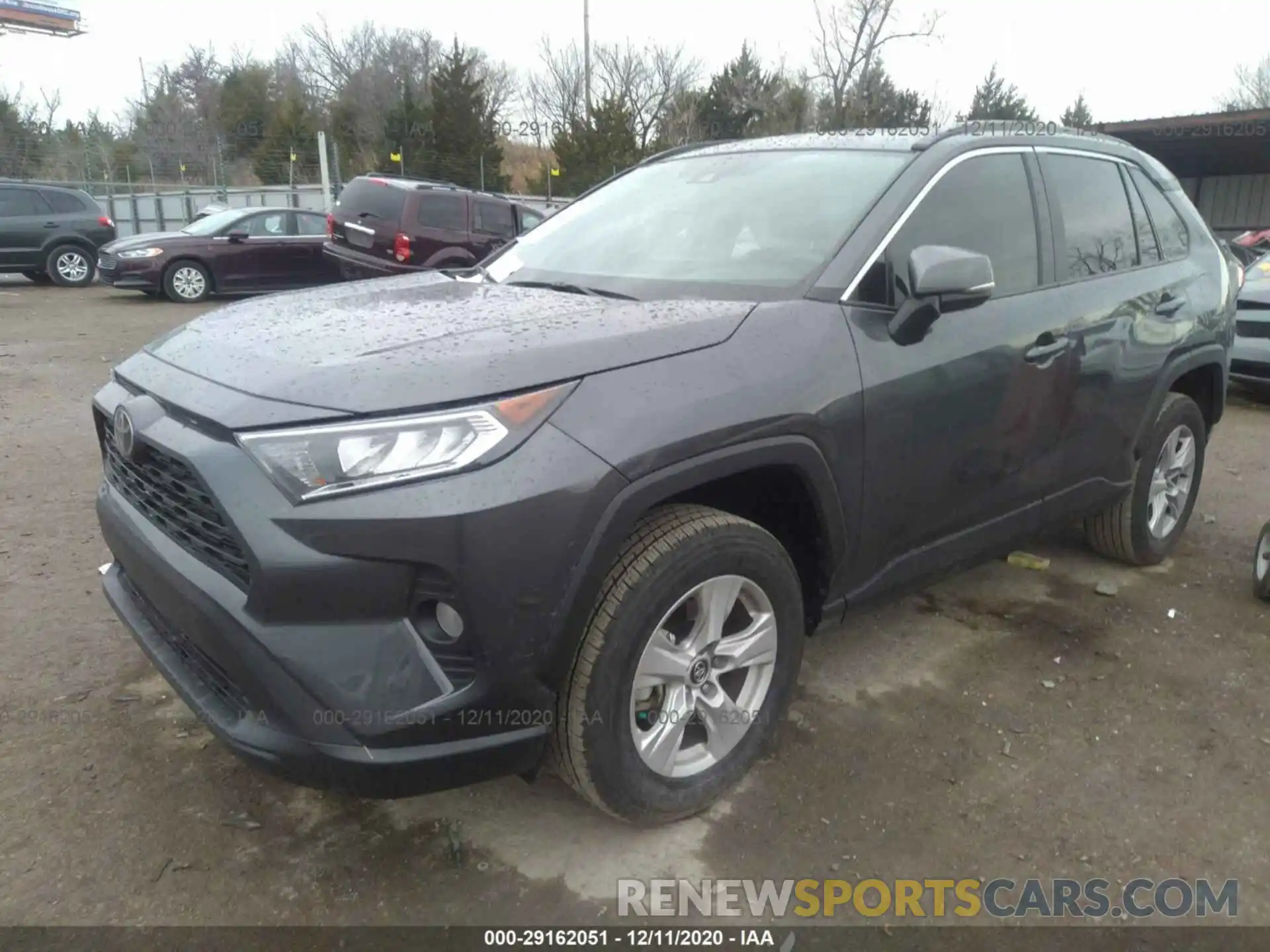 2 Photograph of a damaged car 2T3W1RFVXLW077120 TOYOTA RAV4 2020