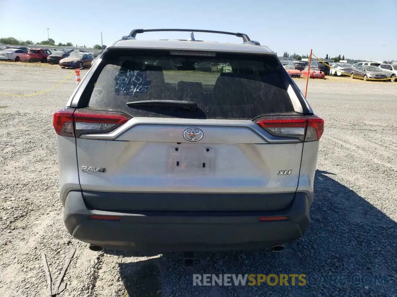 6 Photograph of a damaged car 2T3W1RFVXLW084911 TOYOTA RAV4 2020