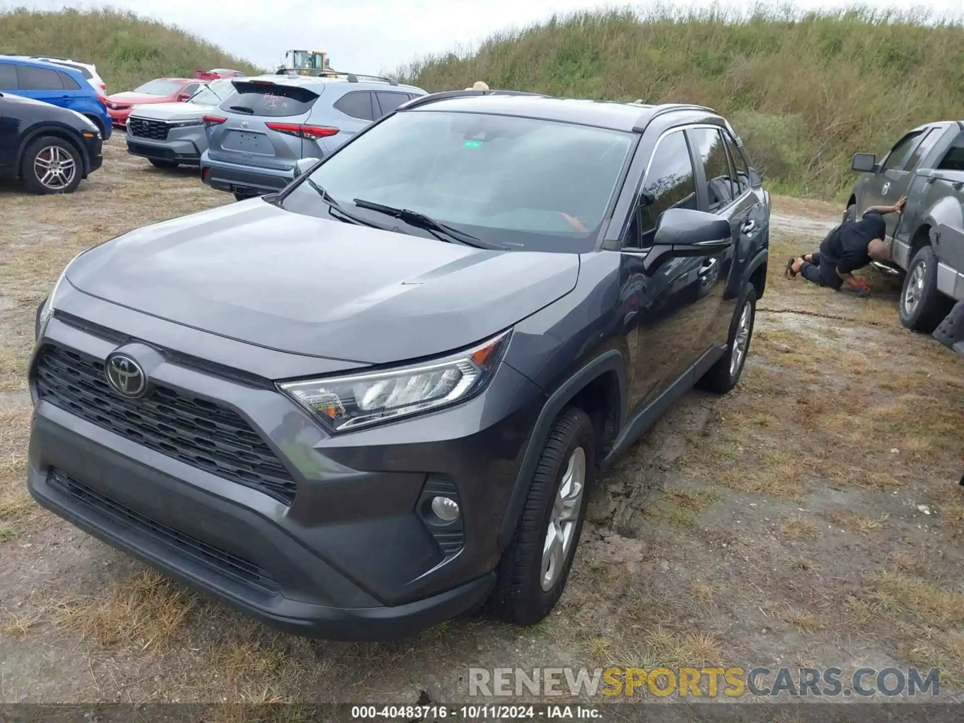 2 Photograph of a damaged car 2T3W1RFVXLW092541 TOYOTA RAV4 2020