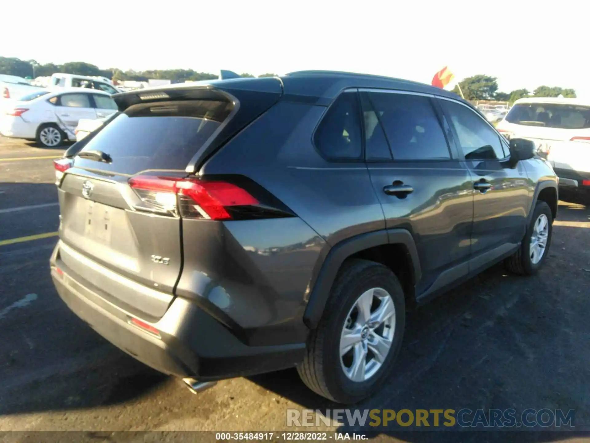 4 Photograph of a damaged car 2T3W1RFVXLW093835 TOYOTA RAV4 2020