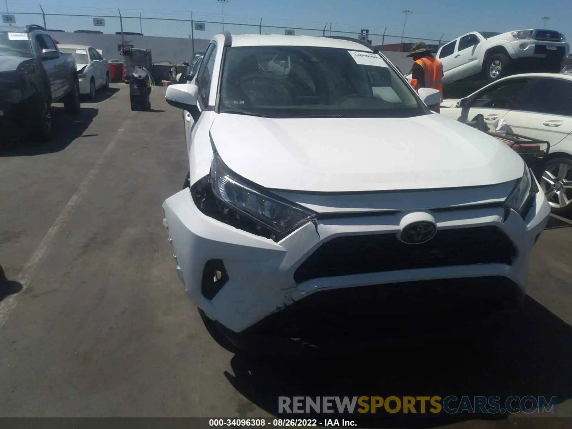 6 Photograph of a damaged car 2T3W1RFVXLW098369 TOYOTA RAV4 2020