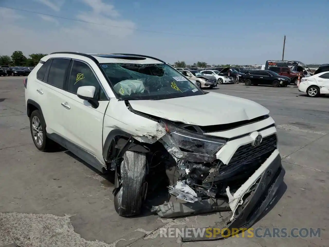 1 Photograph of a damaged car 2T3Y1RFV2LC036362 TOYOTA RAV4 2020