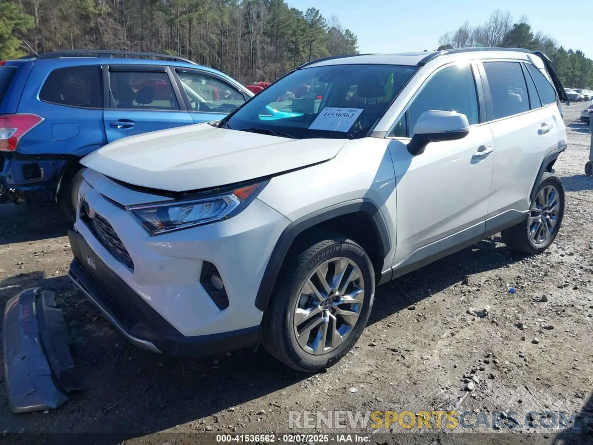 2 Photograph of a damaged car 2T3Y1RFV2LW066833 TOYOTA RAV4 2020