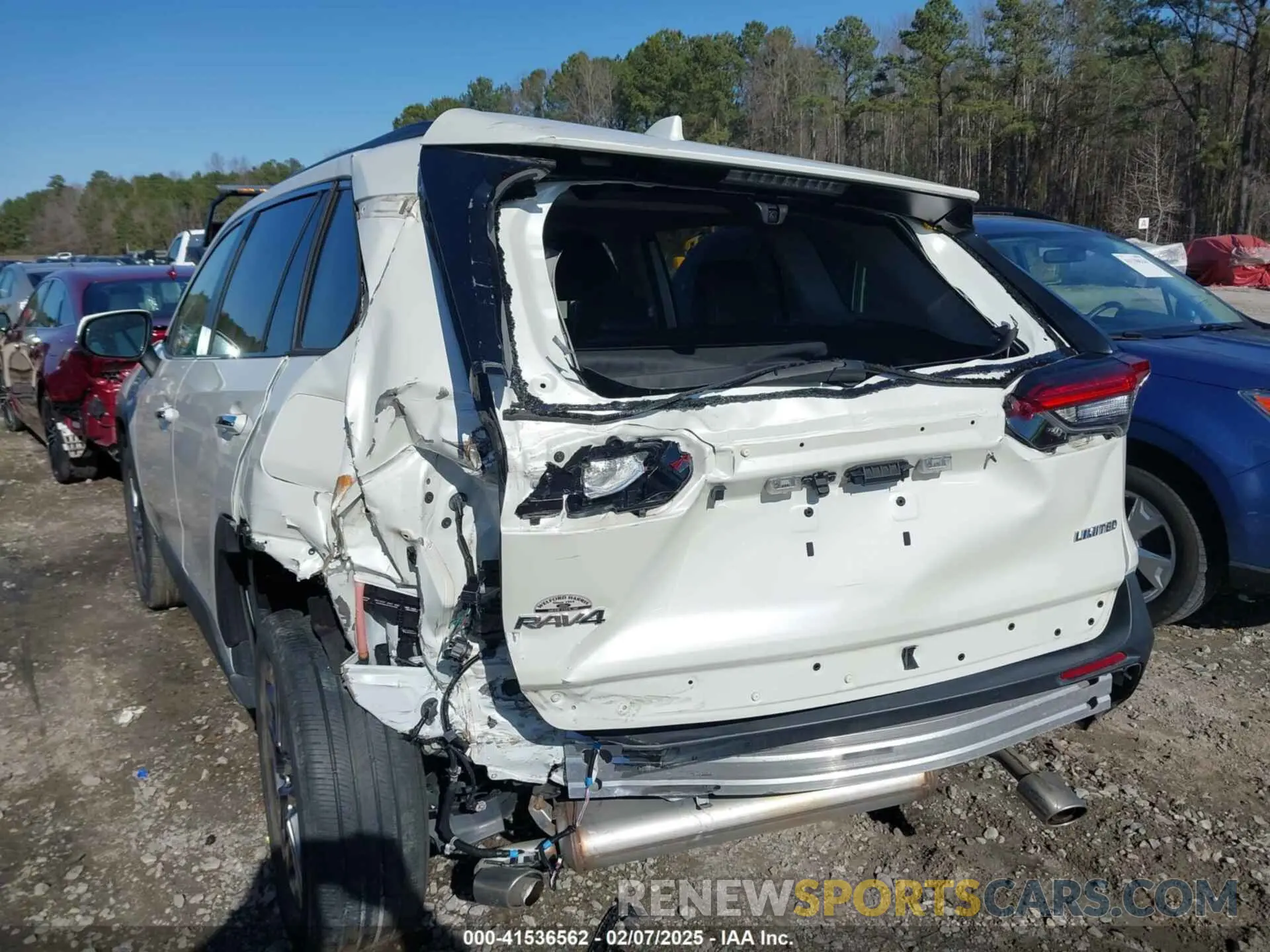 6 Photograph of a damaged car 2T3Y1RFV2LW066833 TOYOTA RAV4 2020