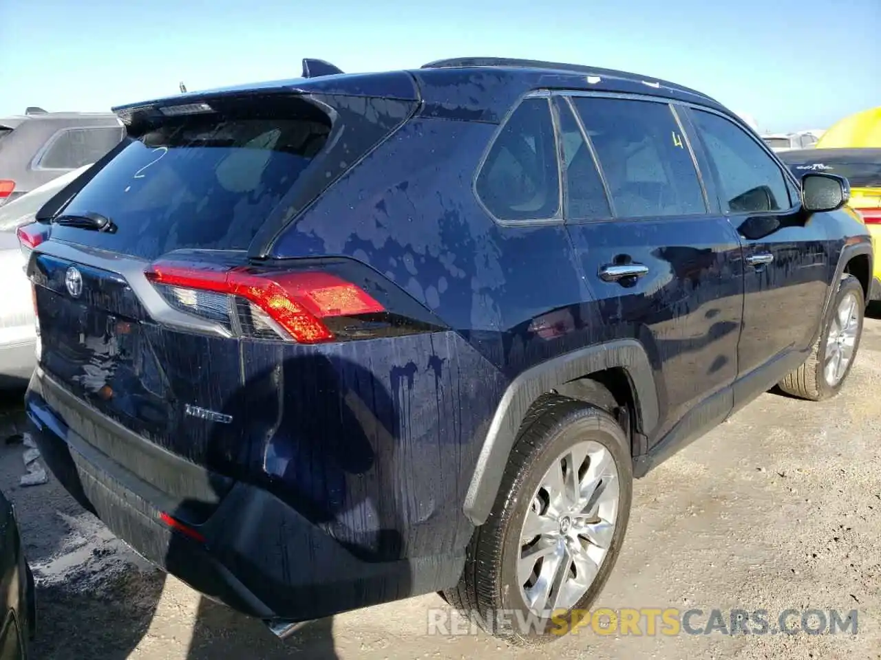 4 Photograph of a damaged car 2T3Y1RFV3LC056202 TOYOTA RAV4 2020