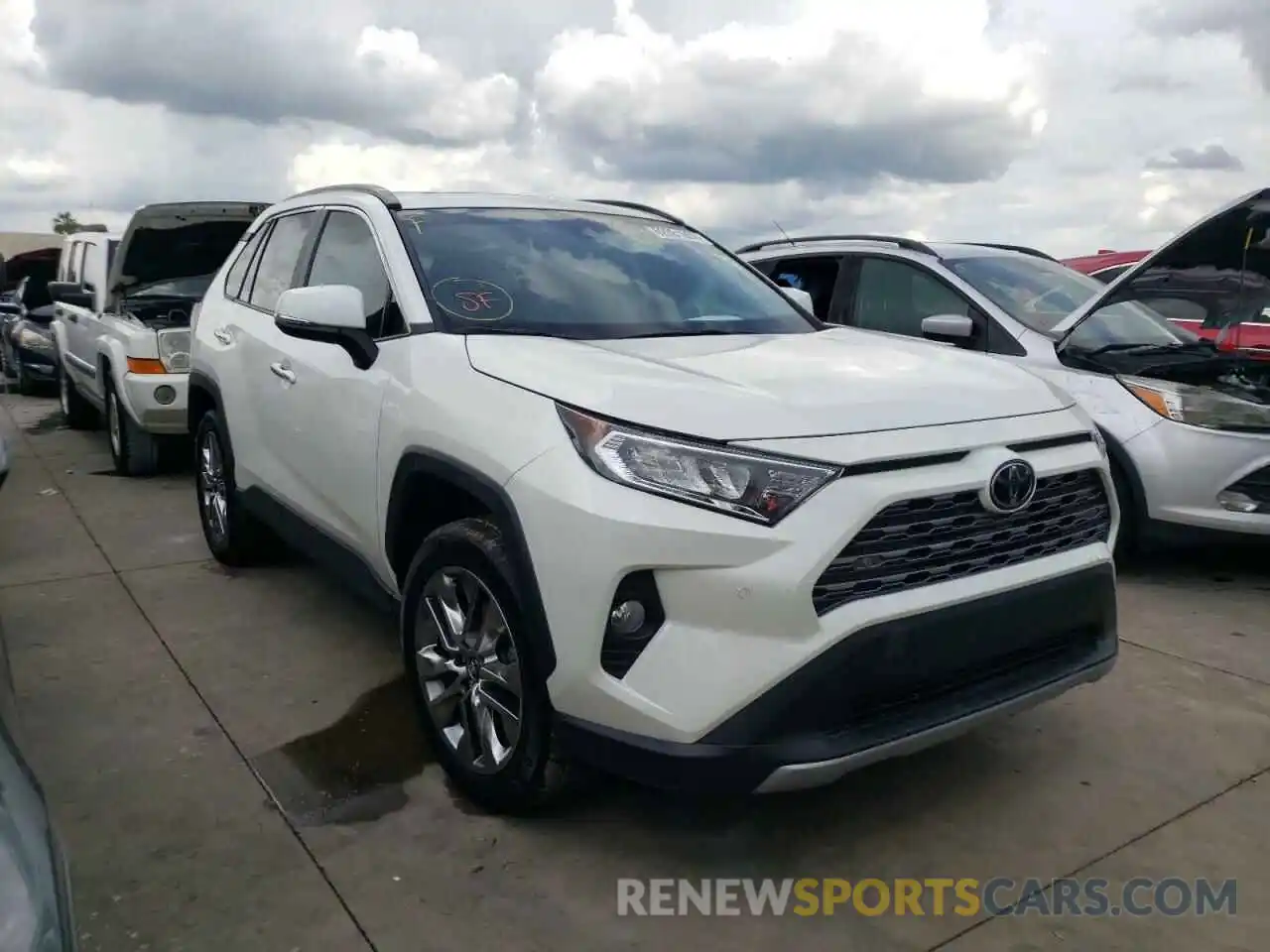 1 Photograph of a damaged car 2T3Y1RFV4LW066851 TOYOTA RAV4 2020