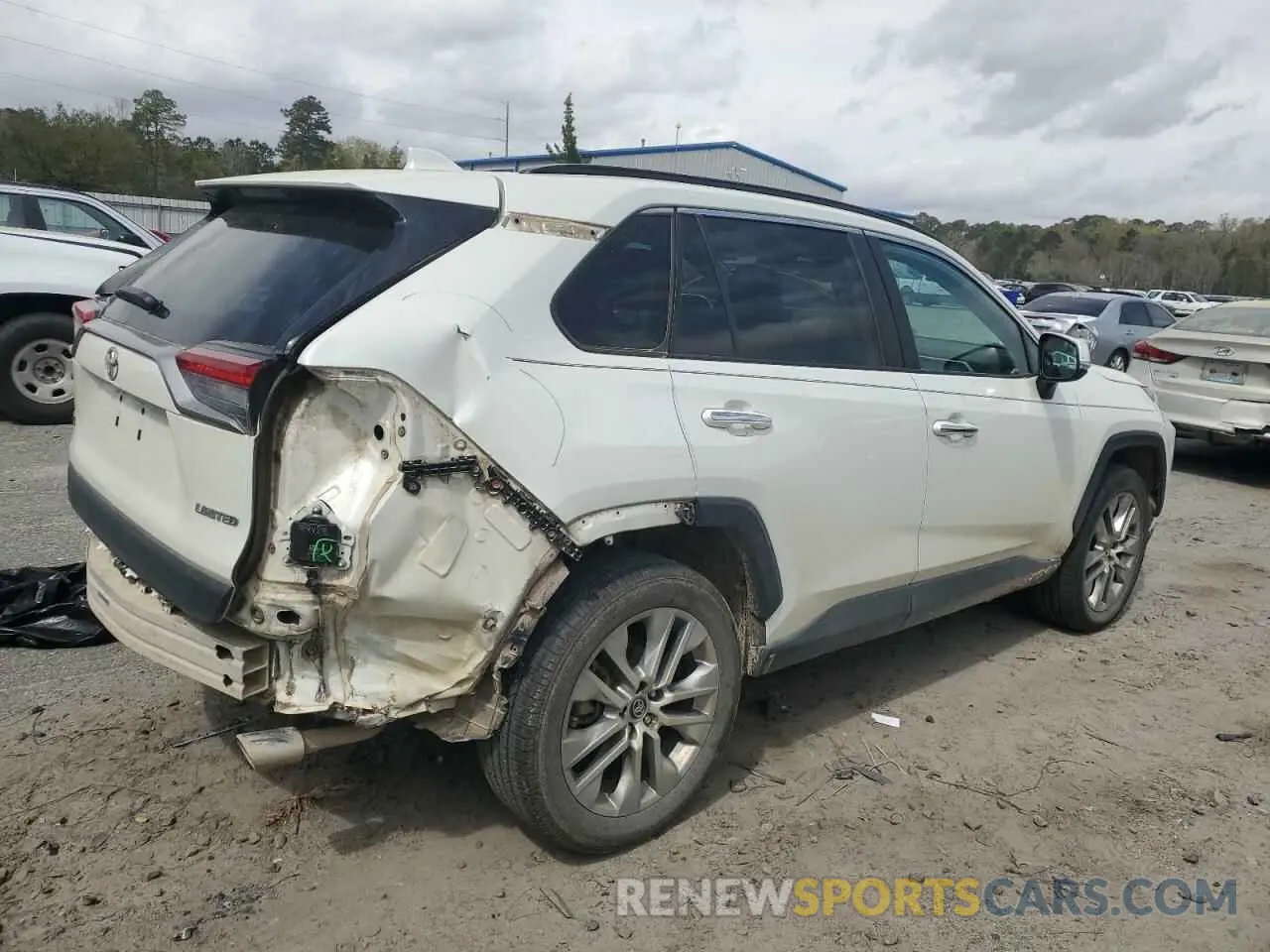 3 Photograph of a damaged car 2T3Y1RFV8LC058575 TOYOTA RAV4 2020