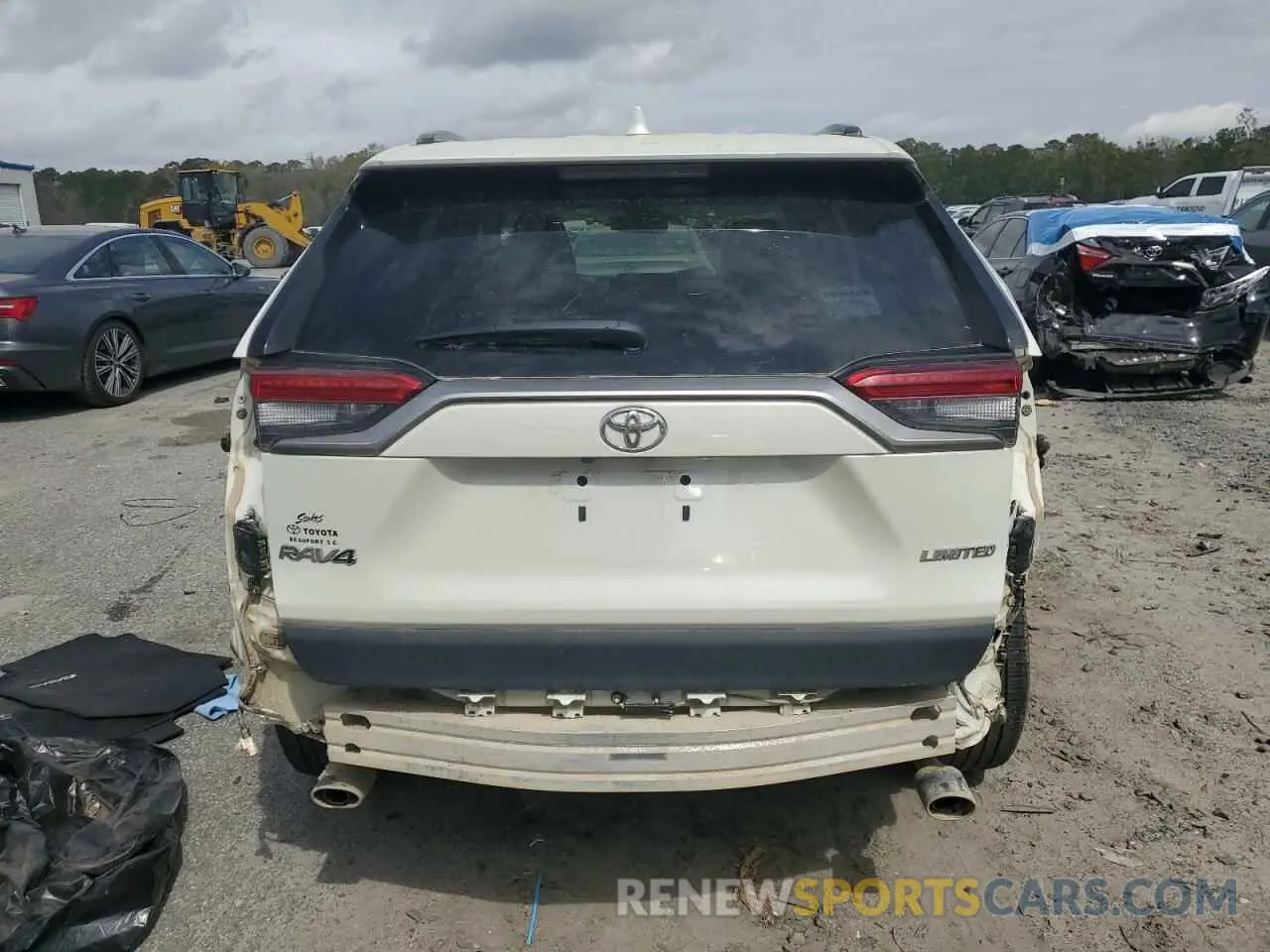 6 Photograph of a damaged car 2T3Y1RFV8LC058575 TOYOTA RAV4 2020