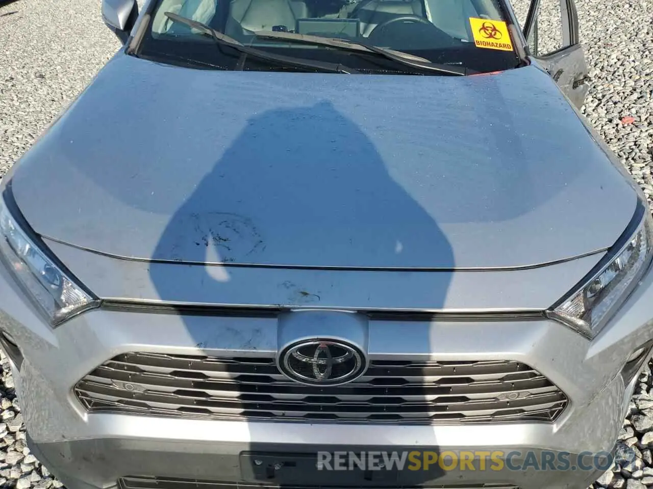 11 Photograph of a damaged car 2T3Y1RFV8LC079006 TOYOTA RAV4 2020