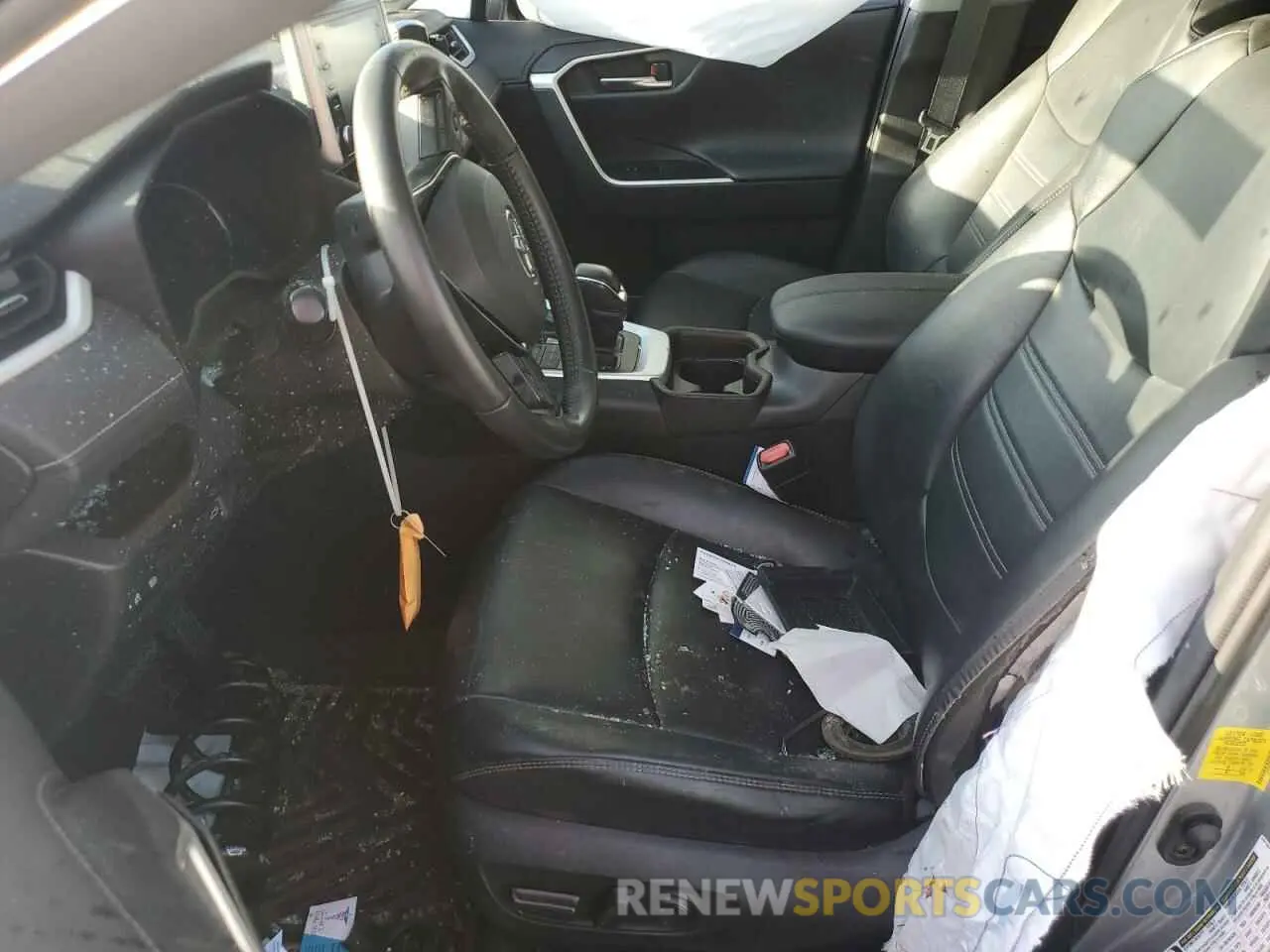 7 Photograph of a damaged car 2T3Y1RFV8LC079006 TOYOTA RAV4 2020