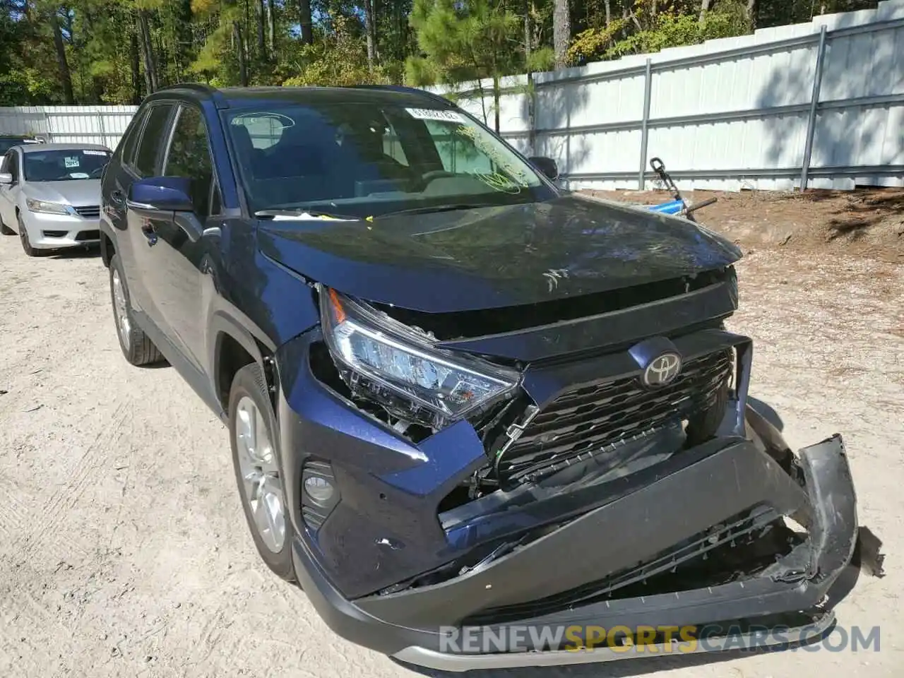 1 Photograph of a damaged car 2T3Y1RFV9LC081637 TOYOTA RAV4 2020