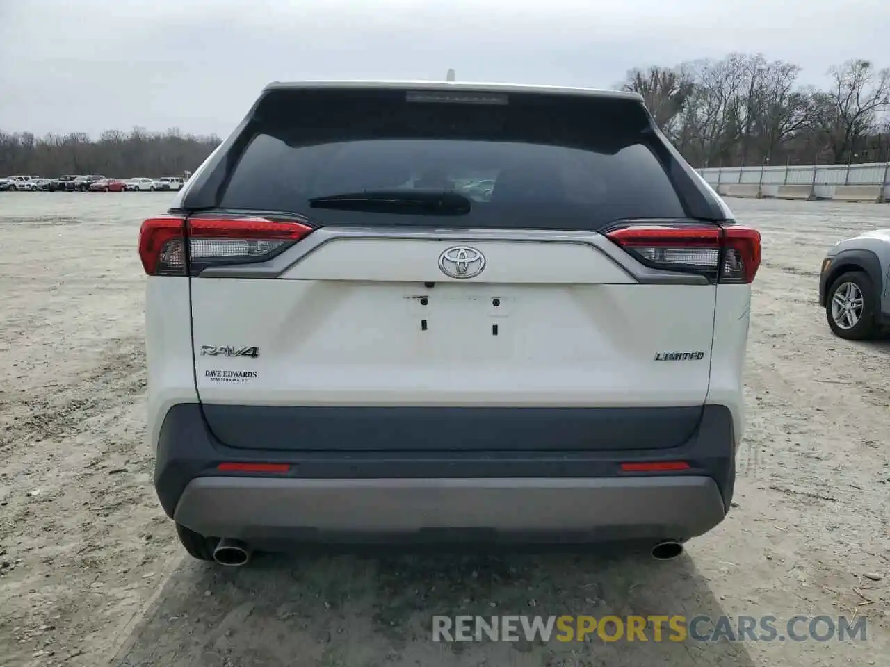 6 Photograph of a damaged car 2T3Y1RFVXLW095867 TOYOTA RAV4 2020