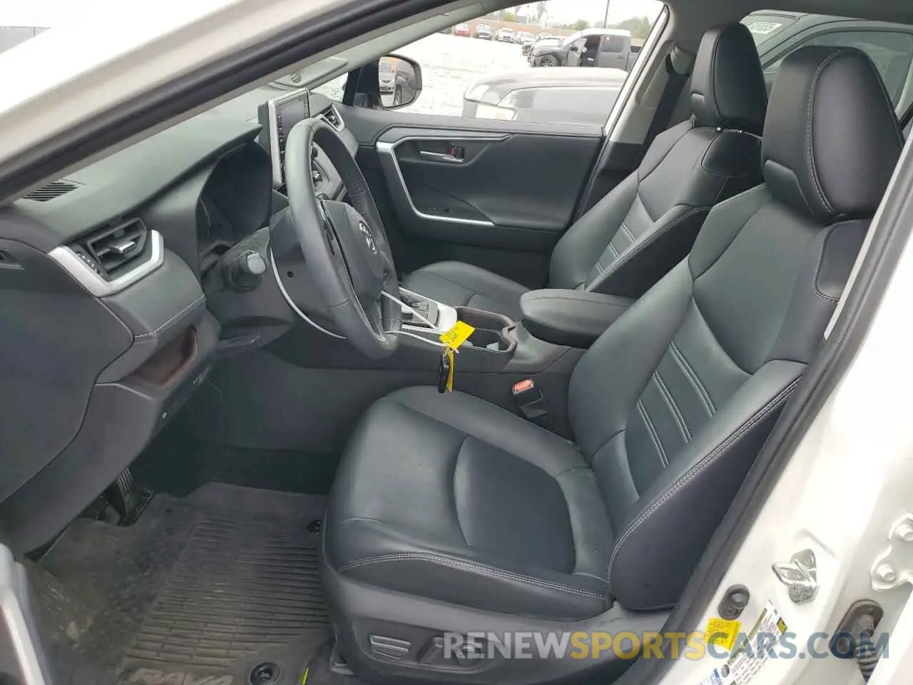 7 Photograph of a damaged car 4T3D6RFV7LU003775 TOYOTA RAV4 2020