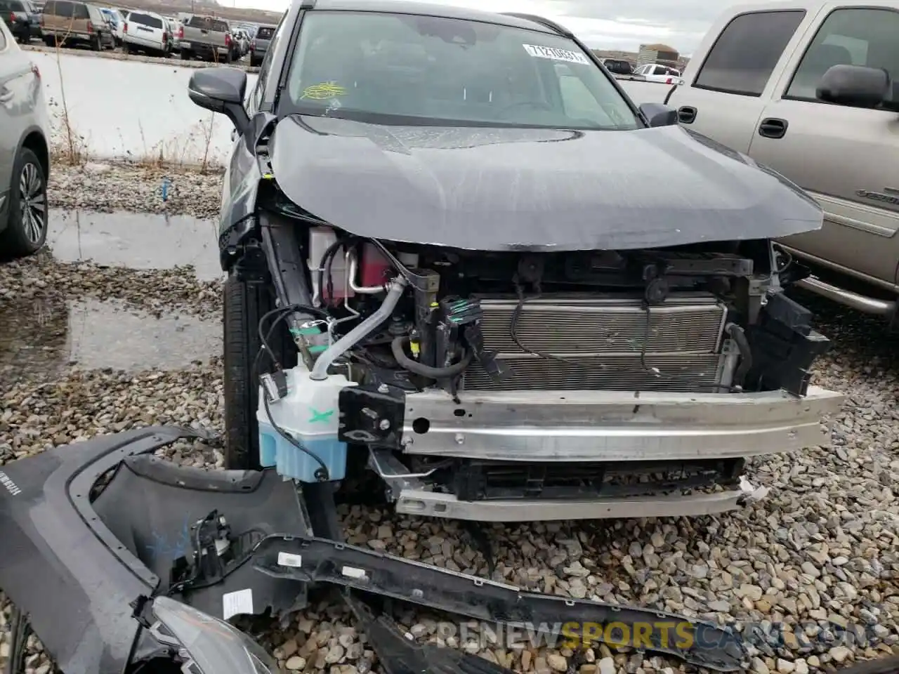 9 Photograph of a damaged car 4T3D6RFVXLU002815 TOYOTA RAV4 2020