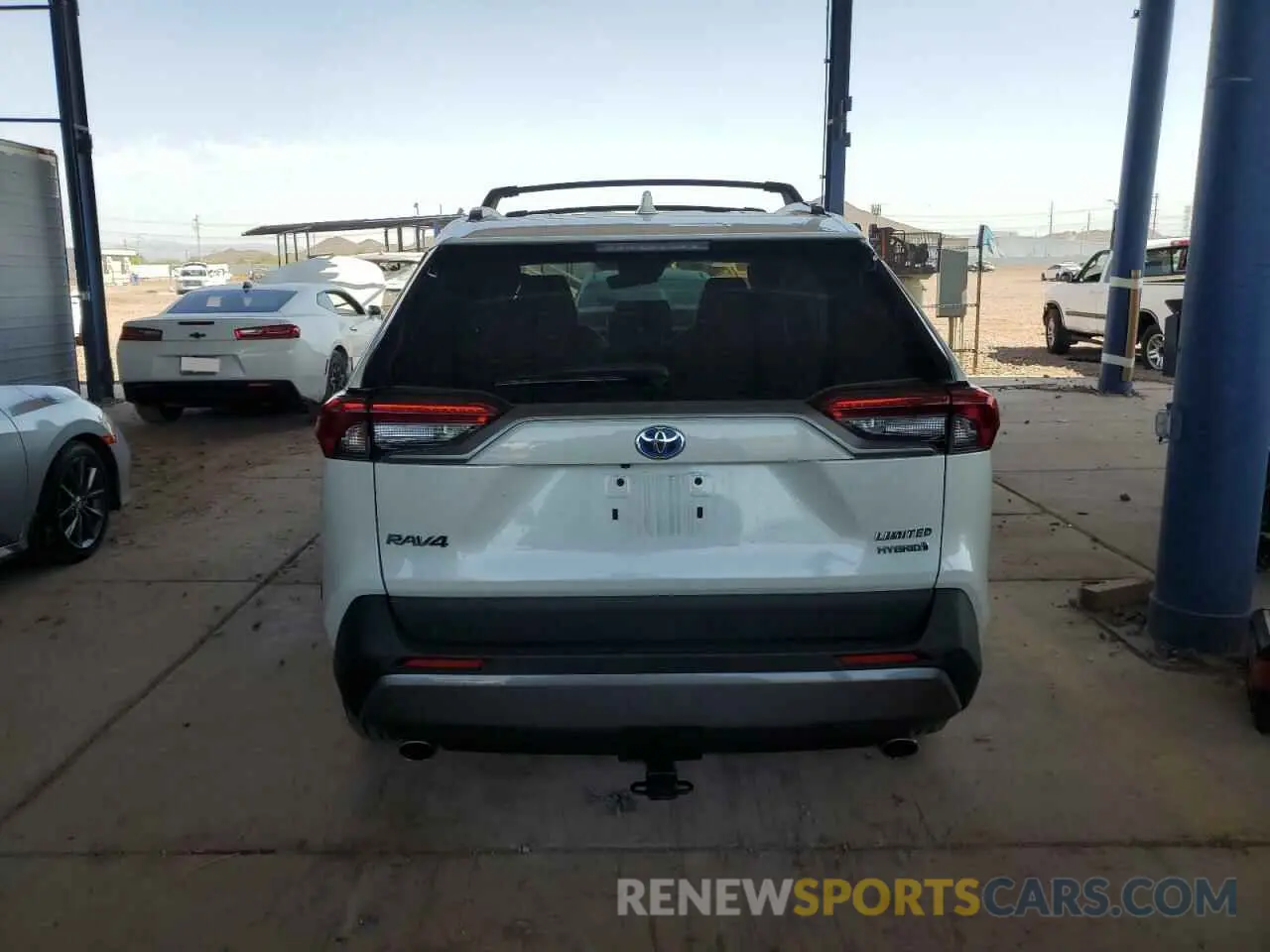 6 Photograph of a damaged car 4T3DWRFV3LU008505 TOYOTA RAV4 2020