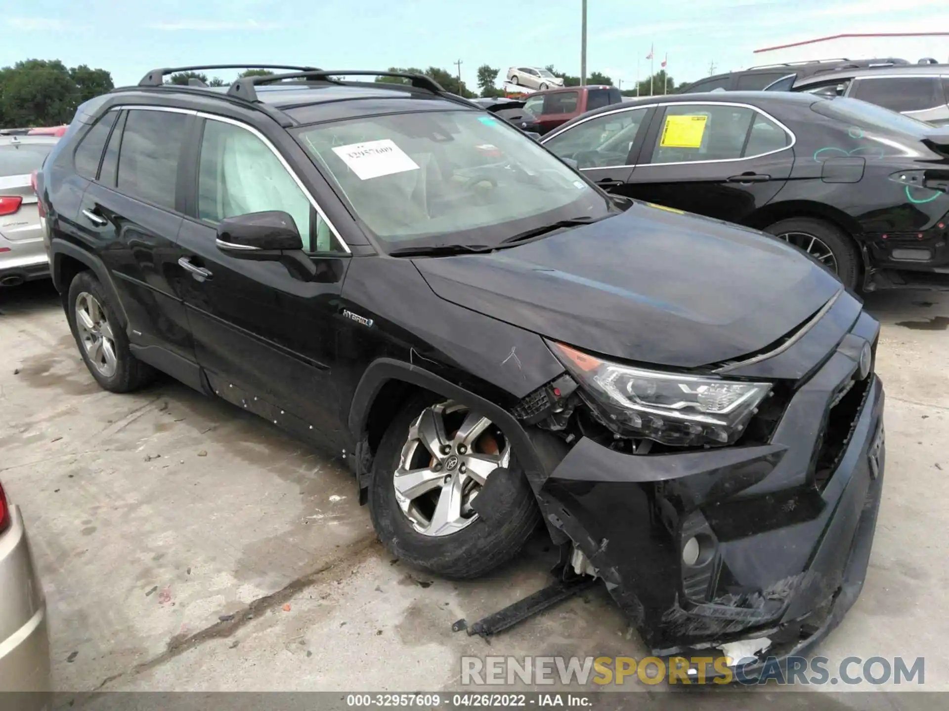 1 Photograph of a damaged car 4T3DWRFV8LU005373 TOYOTA RAV4 2020