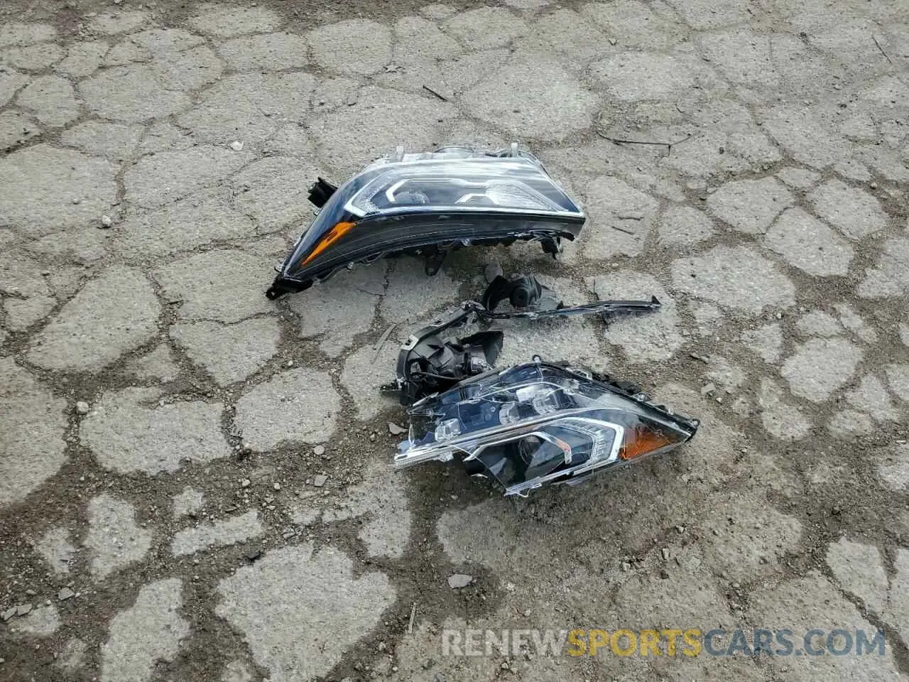 13 Photograph of a damaged car 4T3DWRFV8LU010251 TOYOTA RAV4 2020