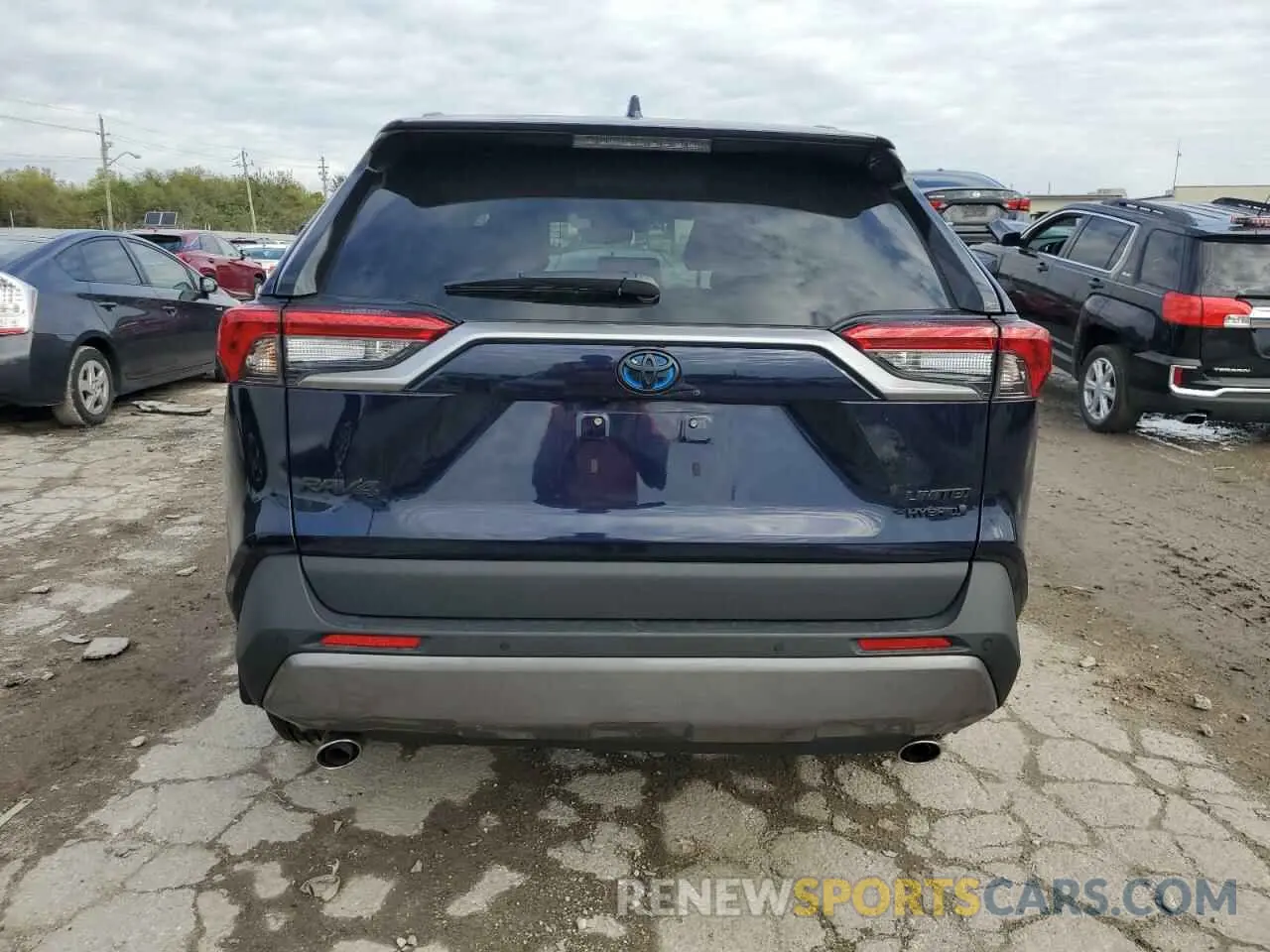 6 Photograph of a damaged car 4T3DWRFV8LU010251 TOYOTA RAV4 2020