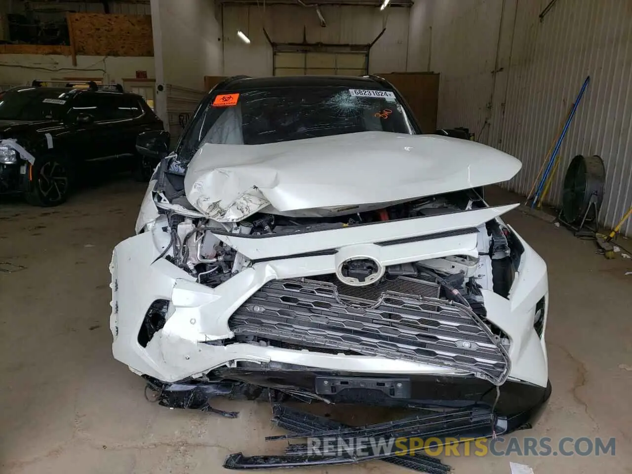 5 Photograph of a damaged car 4T3EWRFV0LU005212 TOYOTA RAV4 2020
