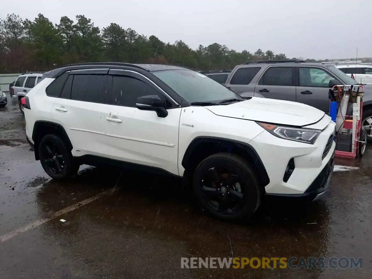 4 Photograph of a damaged car 4T3EWRFV0LU007834 TOYOTA RAV4 2020