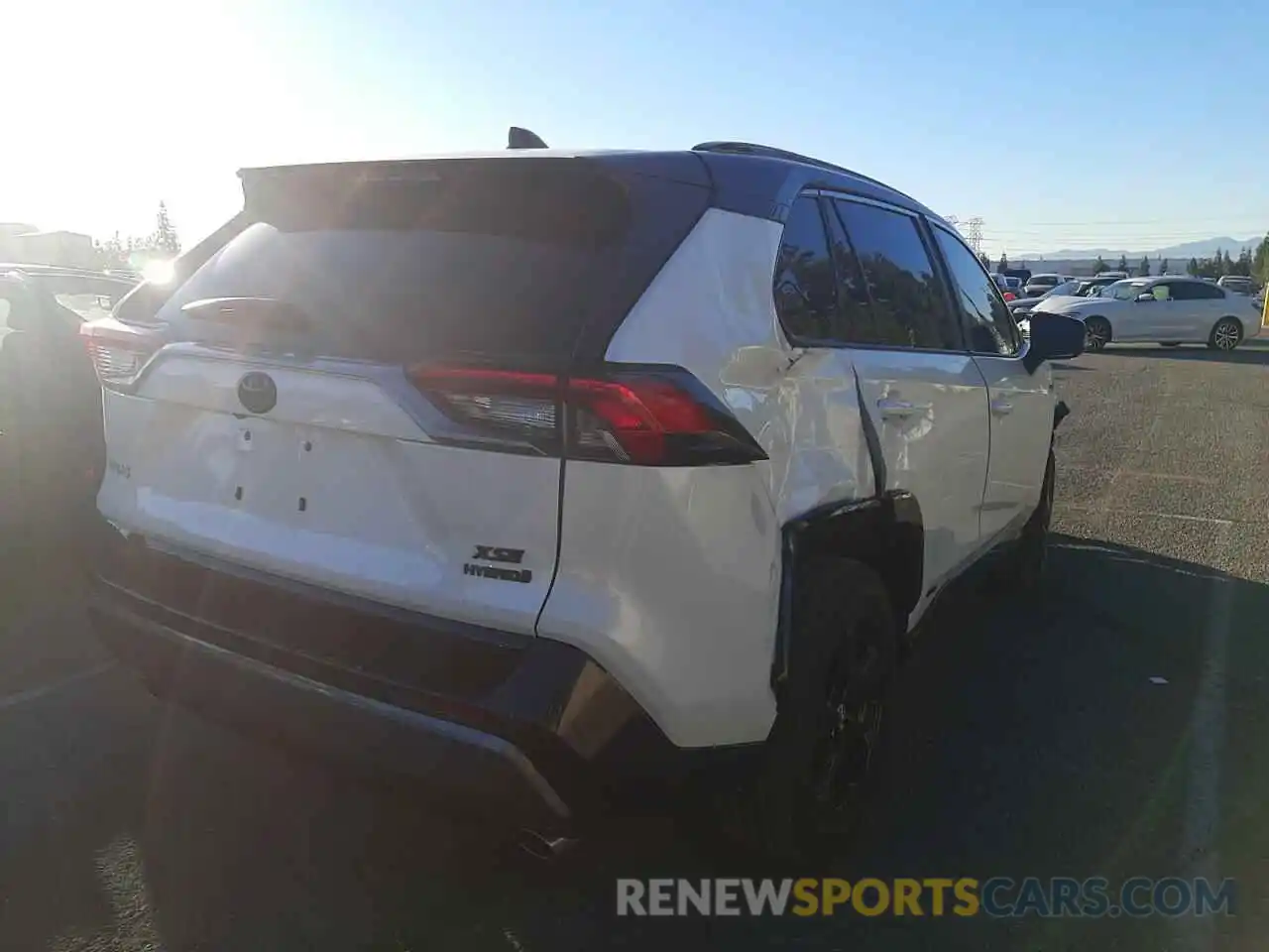 4 Photograph of a damaged car 4T3EWRFV1LU009754 TOYOTA RAV4 2020