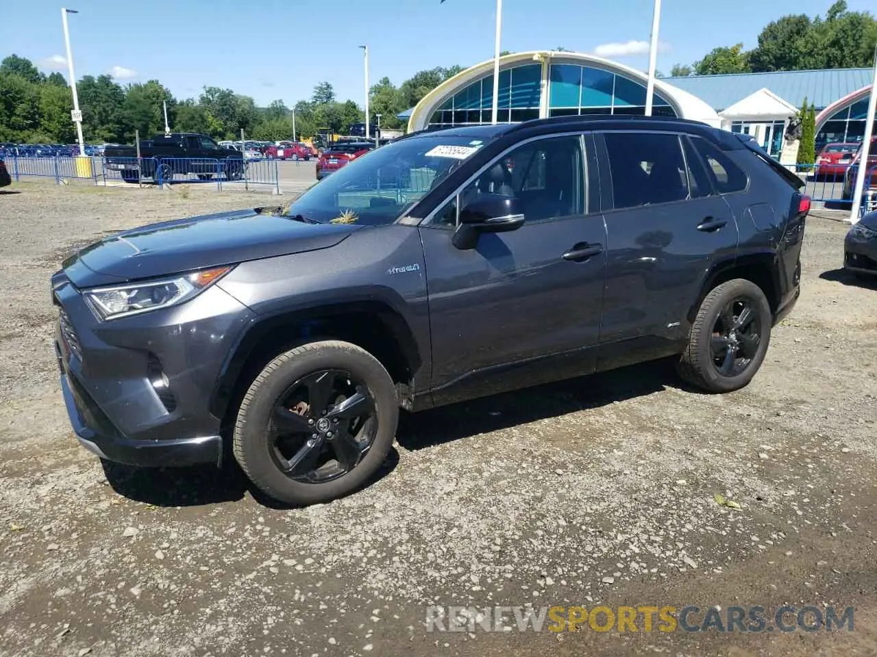 1 Photograph of a damaged car 4T3EWRFV4LU002605 TOYOTA RAV4 2020