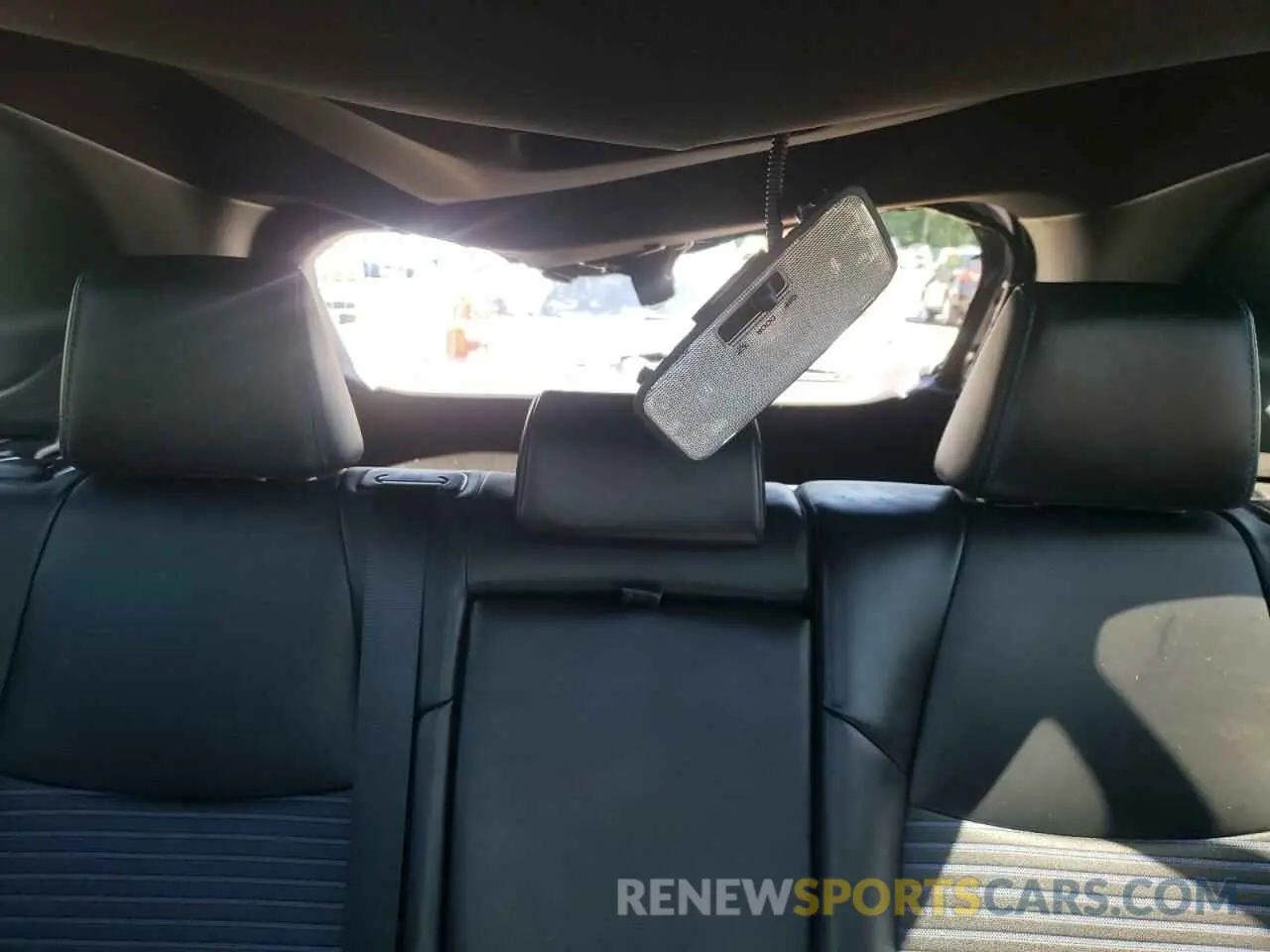 10 Photograph of a damaged car 4T3EWRFV4LU002605 TOYOTA RAV4 2020