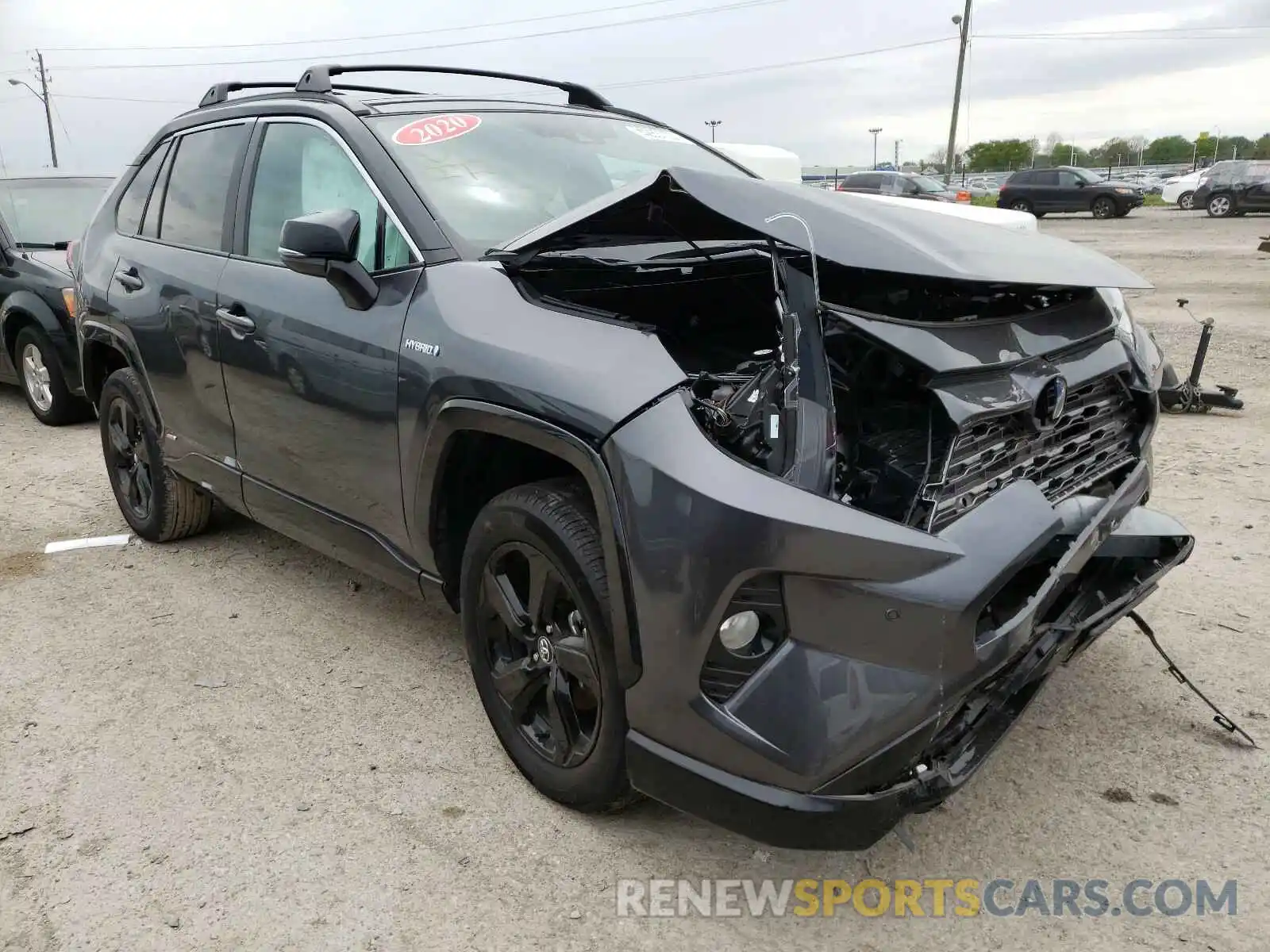 1 Photograph of a damaged car 4T3EWRFV4LU004015 TOYOTA RAV4 2020