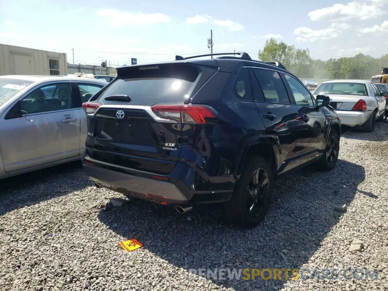4 Photograph of a damaged car 4T3EWRFV5LU002080 TOYOTA RAV4 2020