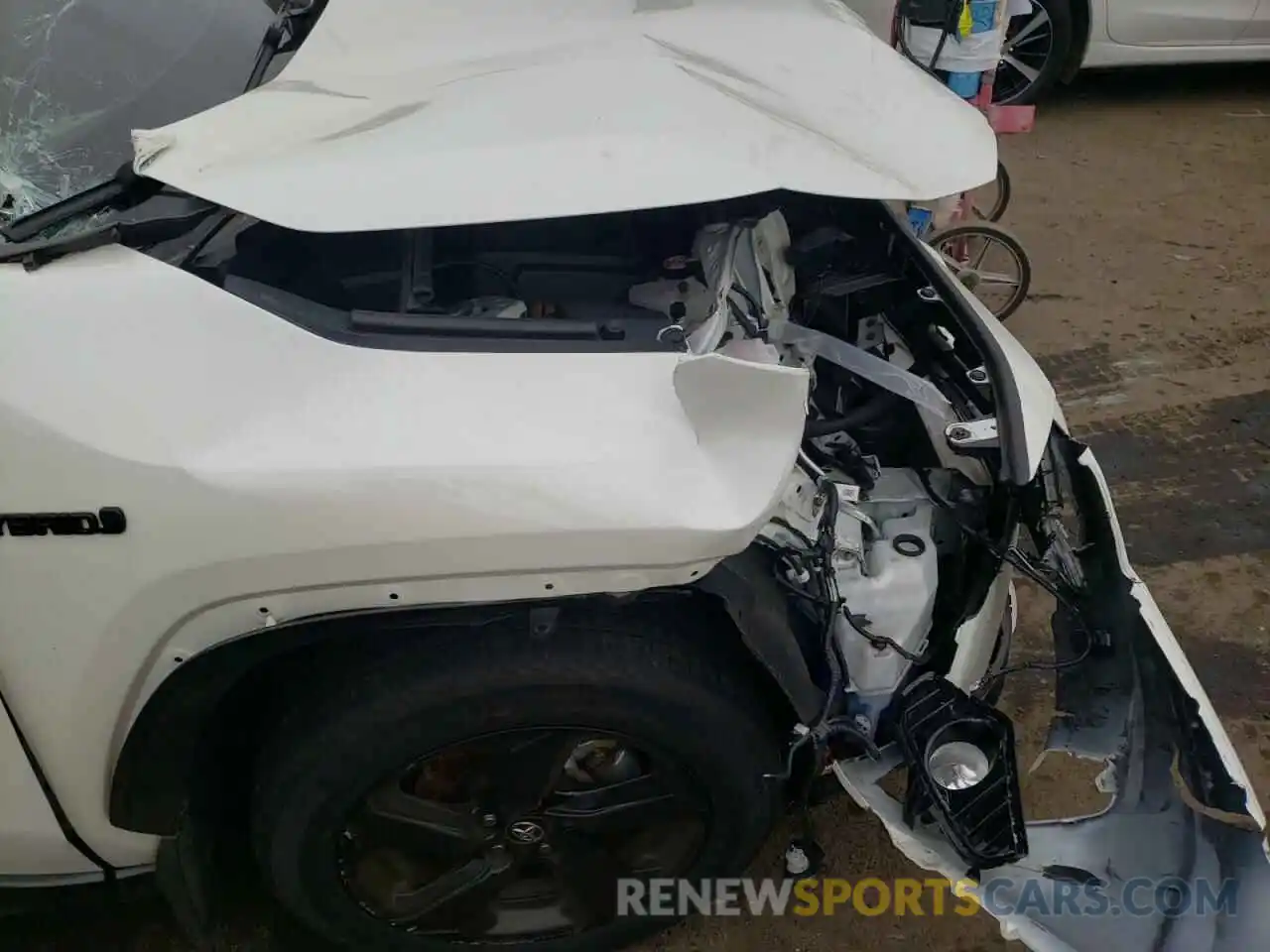 9 Photograph of a damaged car 4T3EWRFV5LU002256 TOYOTA RAV4 2020