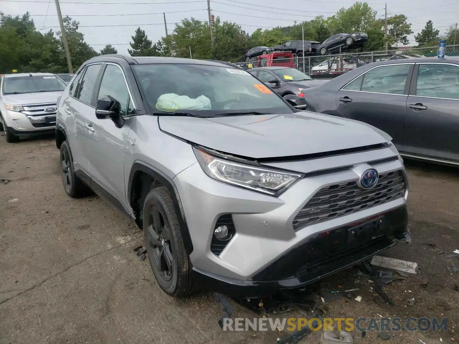 1 Photograph of a damaged car 4T3EWRFV5LU005951 TOYOTA RAV4 2020