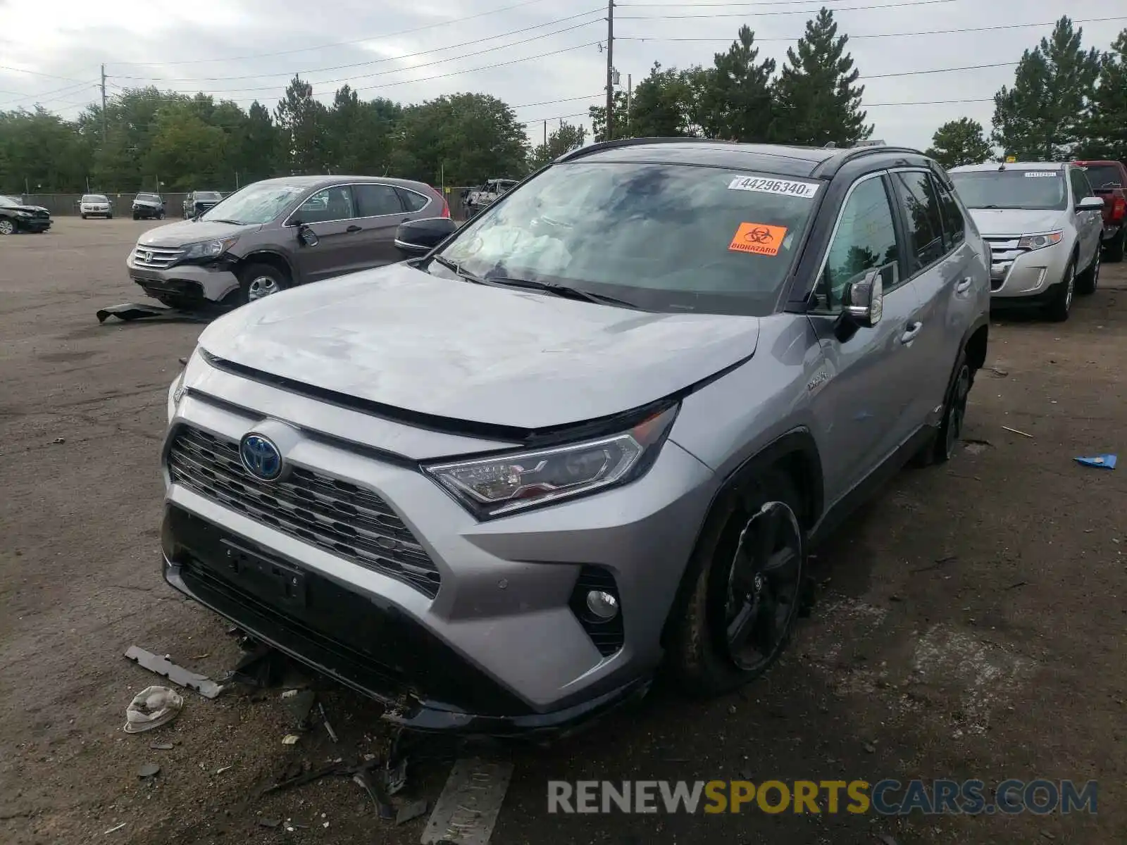 2 Photograph of a damaged car 4T3EWRFV5LU005951 TOYOTA RAV4 2020