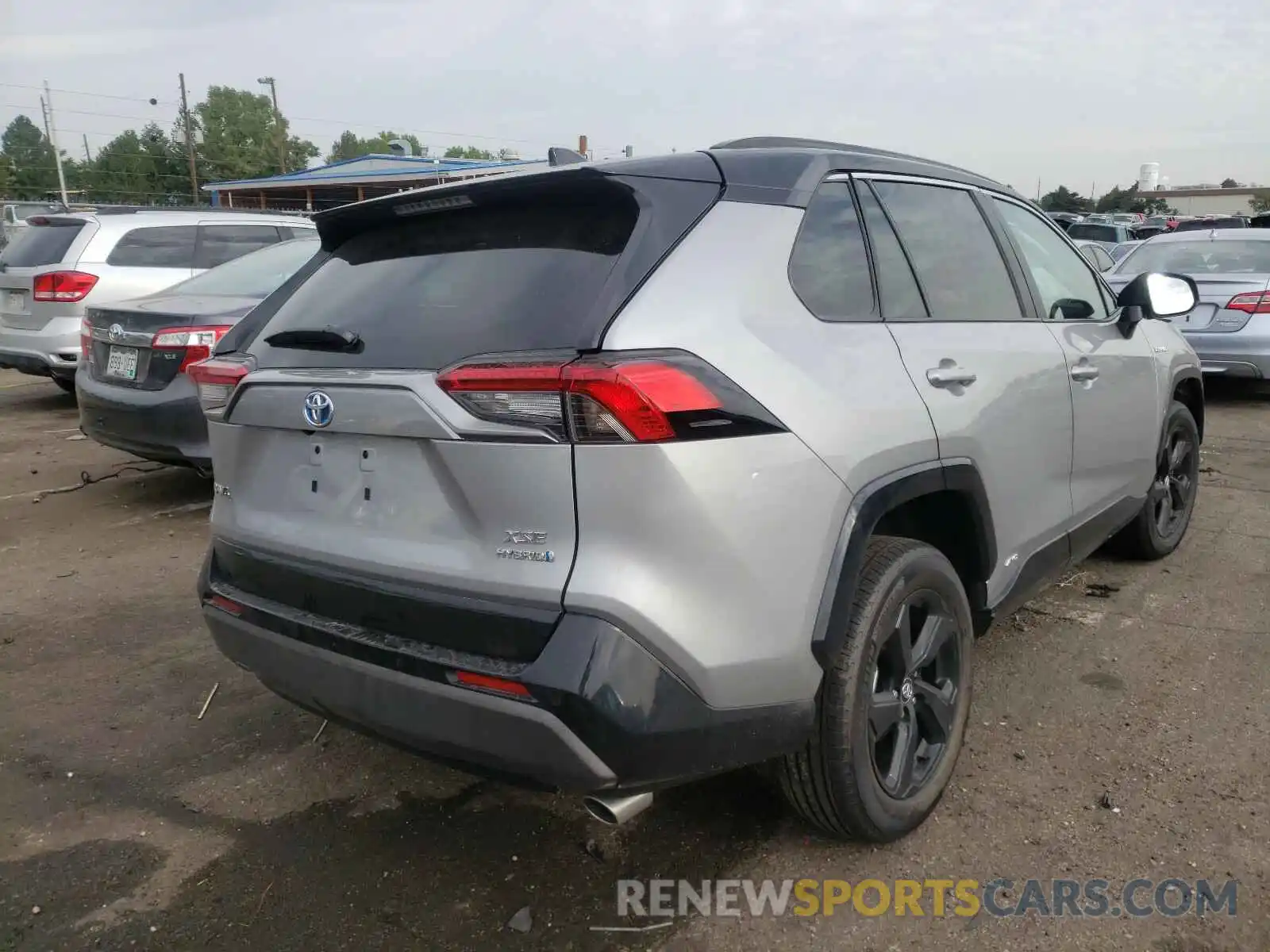 4 Photograph of a damaged car 4T3EWRFV5LU005951 TOYOTA RAV4 2020