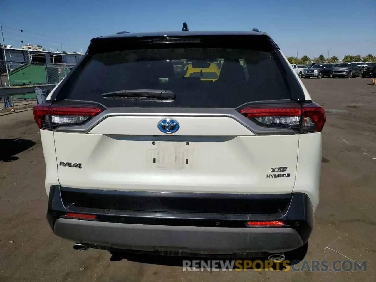 6 Photograph of a damaged car 4T3EWRFV5LU007327 TOYOTA RAV4 2020