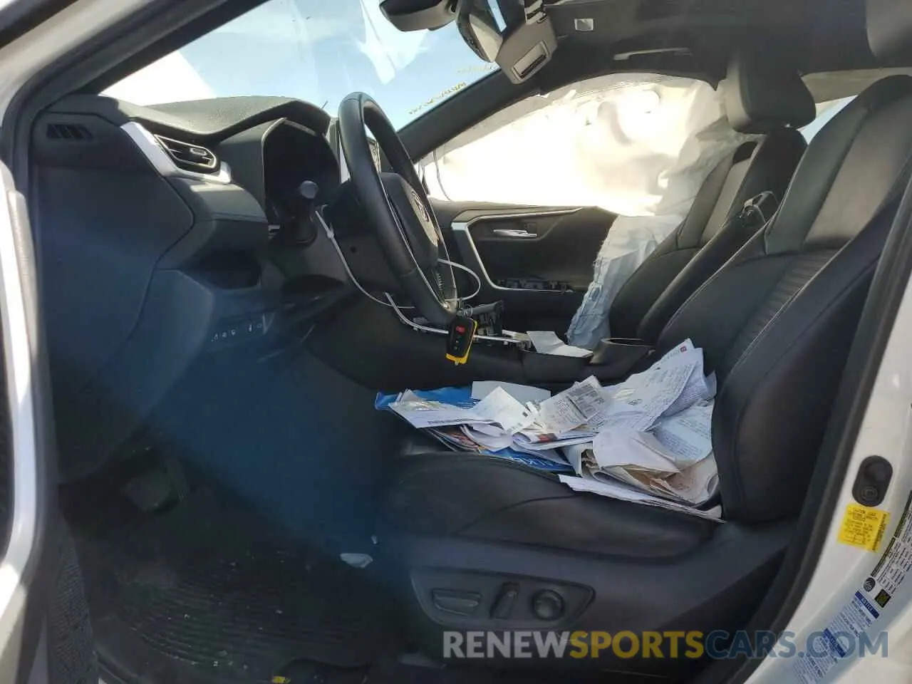 7 Photograph of a damaged car 4T3EWRFV5LU009319 TOYOTA RAV4 2020