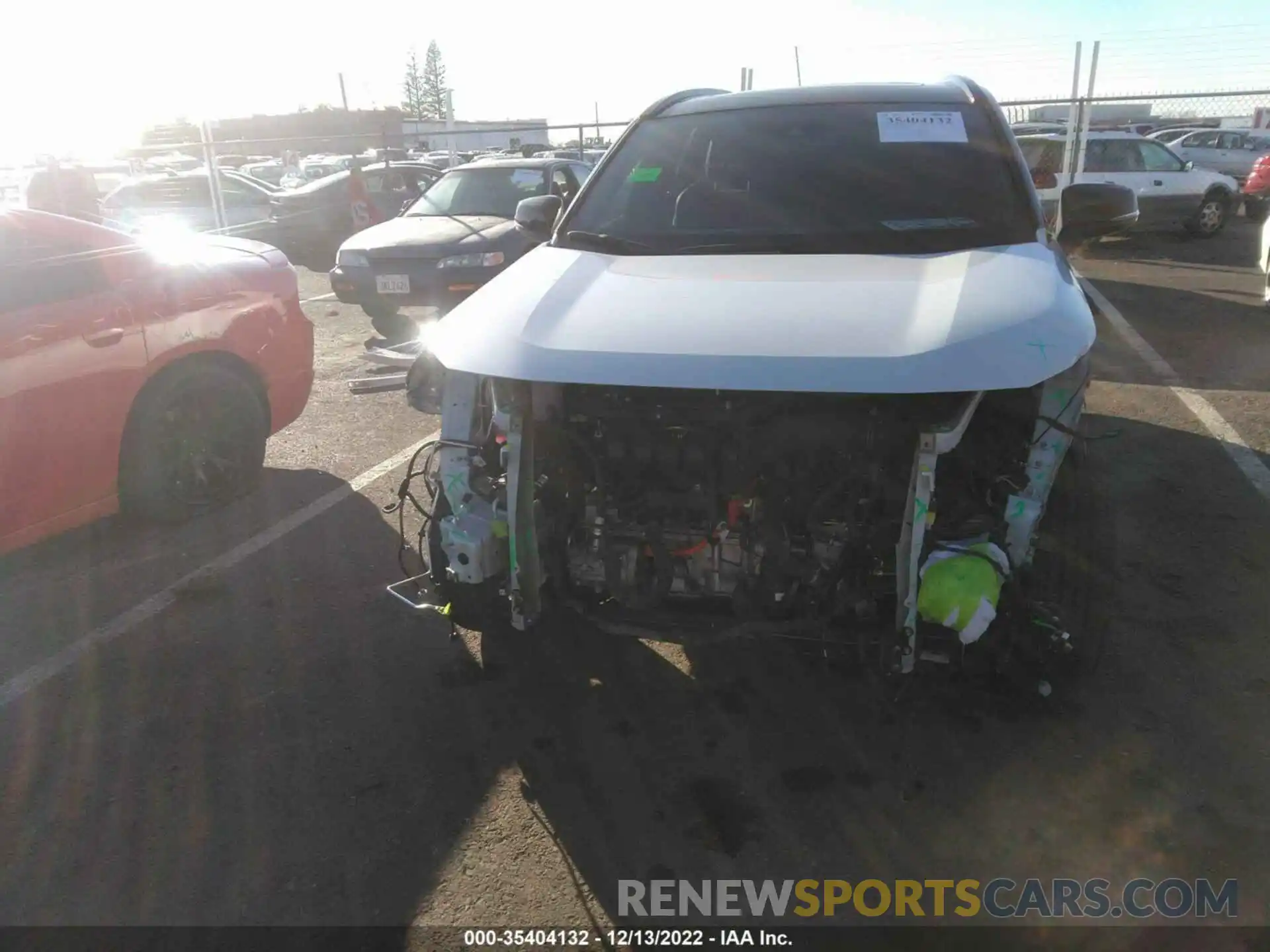 6 Photograph of a damaged car 4T3EWRFV7LU008124 TOYOTA RAV4 2020