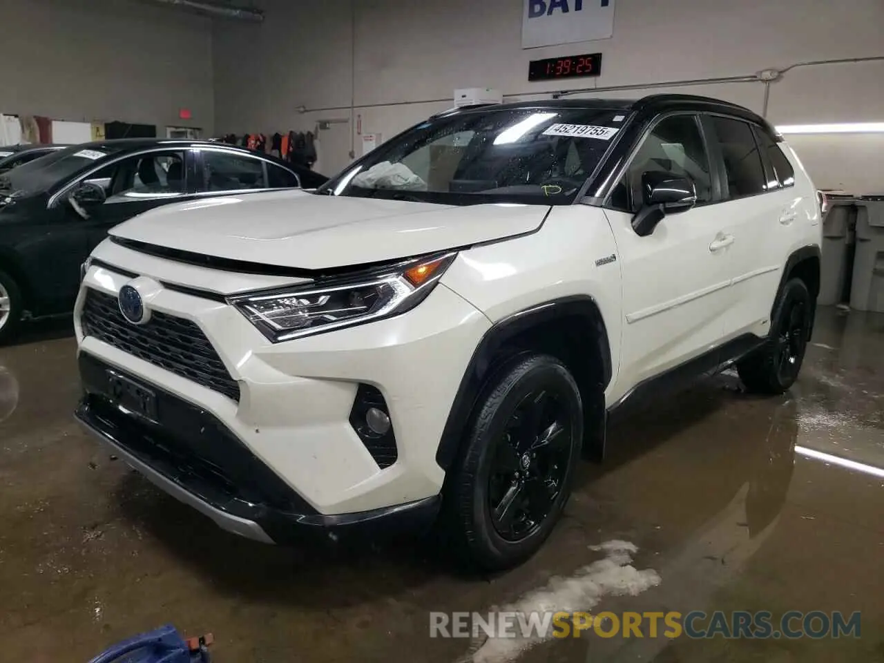1 Photograph of a damaged car 4T3EWRFV9LU006486 TOYOTA RAV4 2020