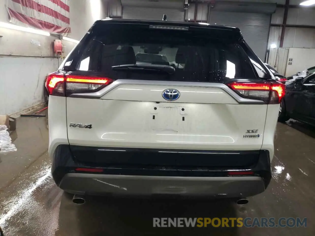 6 Photograph of a damaged car 4T3EWRFV9LU006486 TOYOTA RAV4 2020