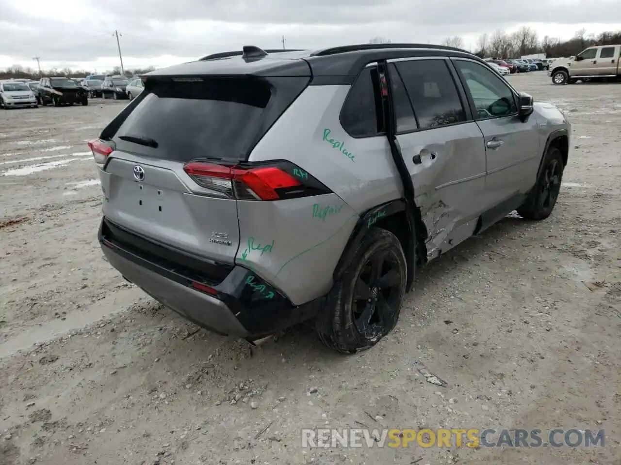 4 Photograph of a damaged car 4T3EWRFVXLU009588 TOYOTA RAV4 2020