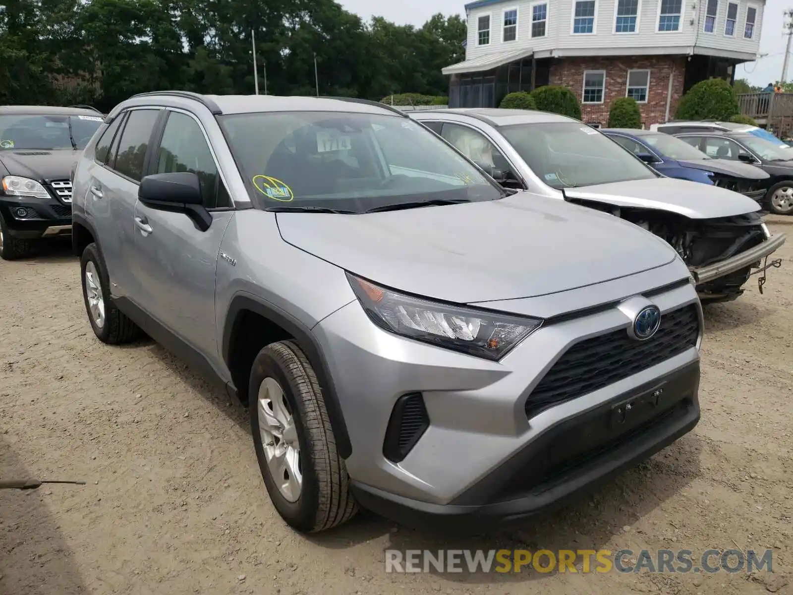 1 Photograph of a damaged car 4T3L6RFV2LU004344 TOYOTA RAV4 2020