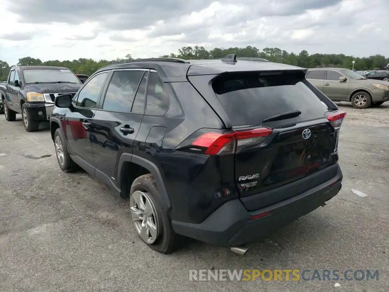 3 Photograph of a damaged car 4T3L6RFV3LU001906 TOYOTA RAV4 2020