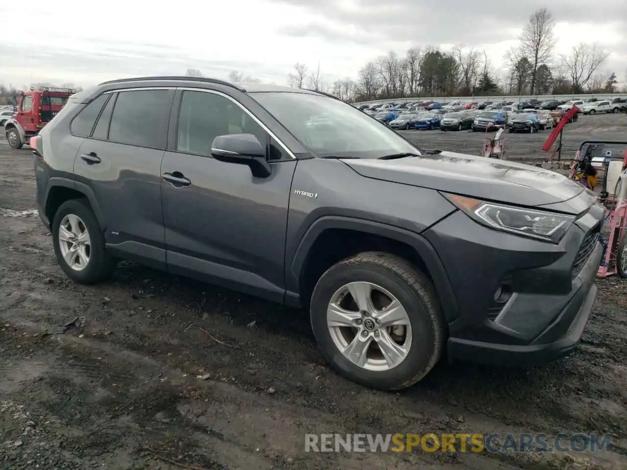 4 Photograph of a damaged car 4T3R6RFV3LU003102 TOYOTA RAV4 2020