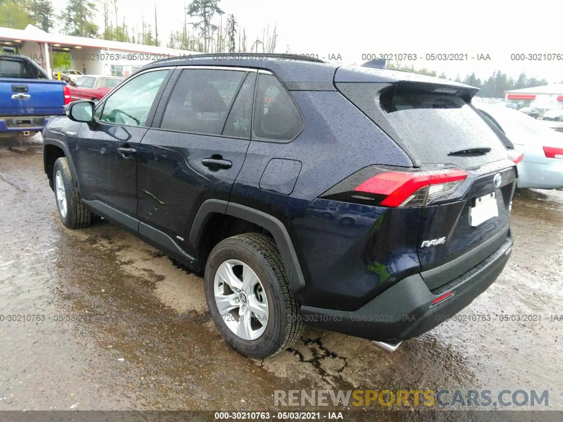 3 Photograph of a damaged car 4T3R6RFV3LU005190 TOYOTA RAV4 2020