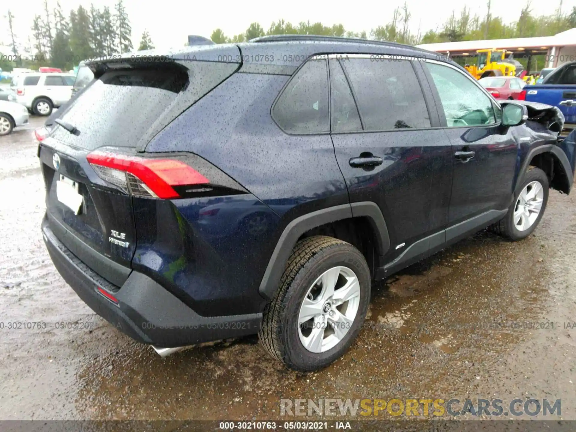 4 Photograph of a damaged car 4T3R6RFV3LU005190 TOYOTA RAV4 2020