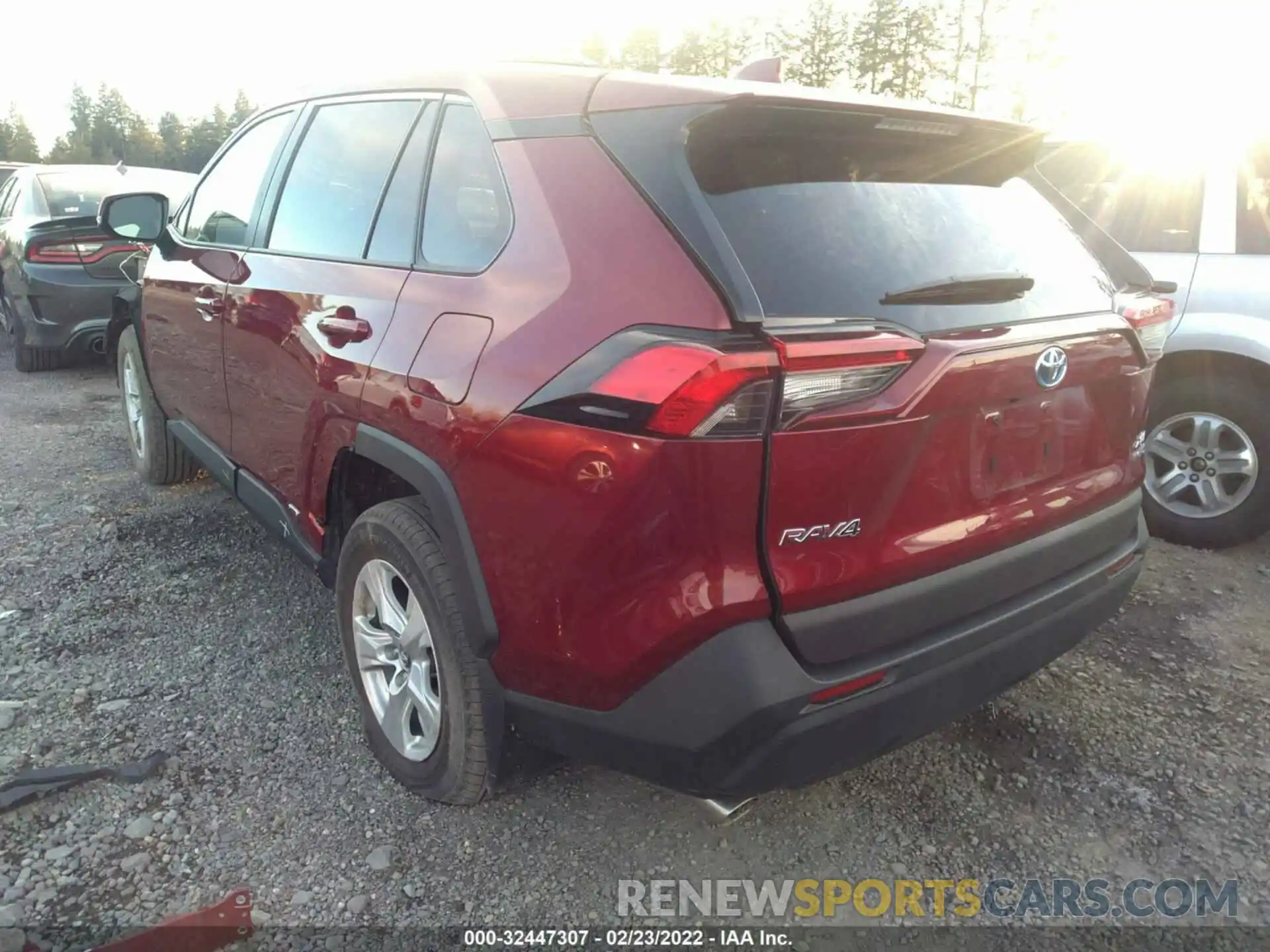 3 Photograph of a damaged car 4T3R6RFV4LU002301 TOYOTA RAV4 2020